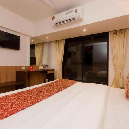 Hotel Mourya Residency Navi Mumbai Exterior foto