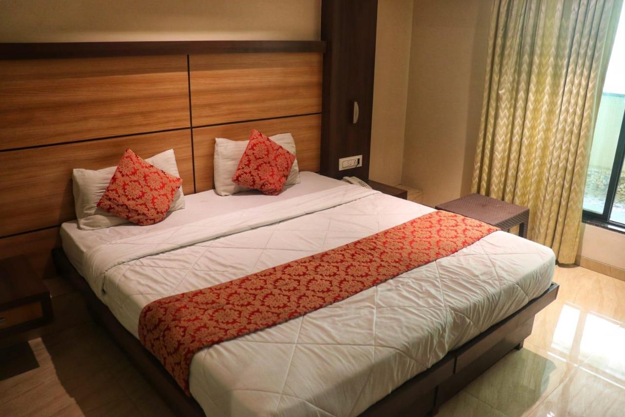 Hotel Mourya Residency Navi Mumbai Exterior foto