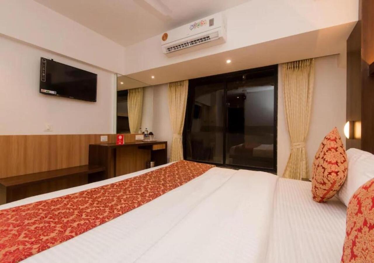 Hotel Mourya Residency Navi Mumbai Exterior foto